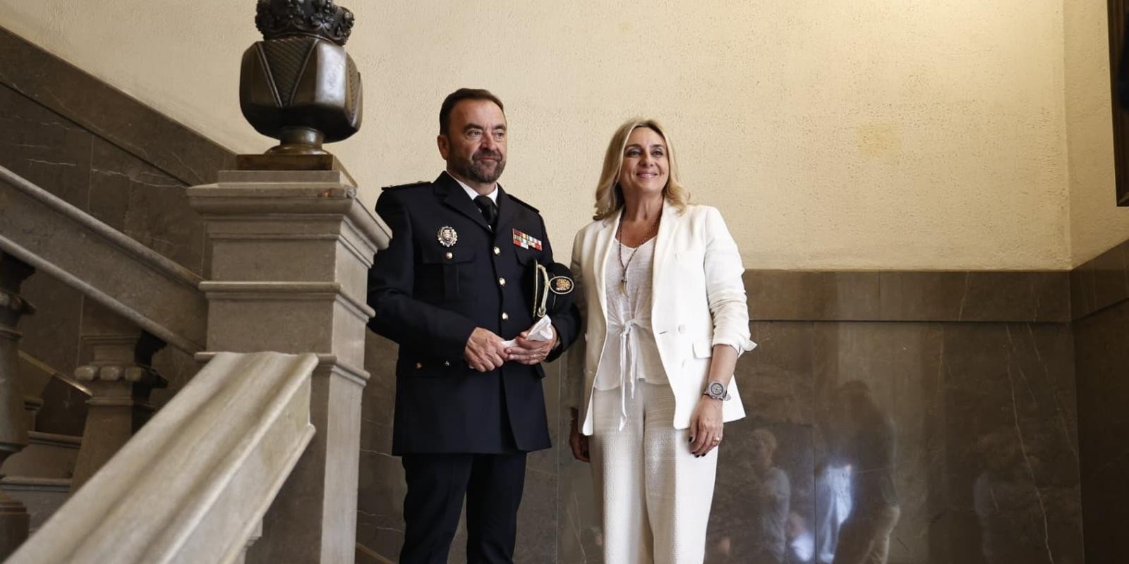 rafael-domingo-sanchez-toma-posesion-como-nuevo-jefe-de-la-policia-local-de-granada