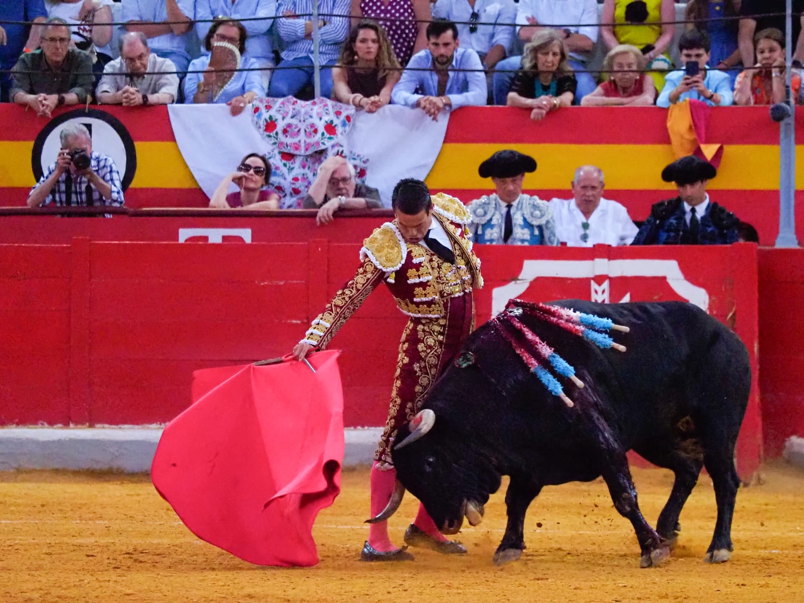 talavante-se-corona-en-granada-con-una-faena-de-peso-y-personalidad-en-el-jueves-de-corpus