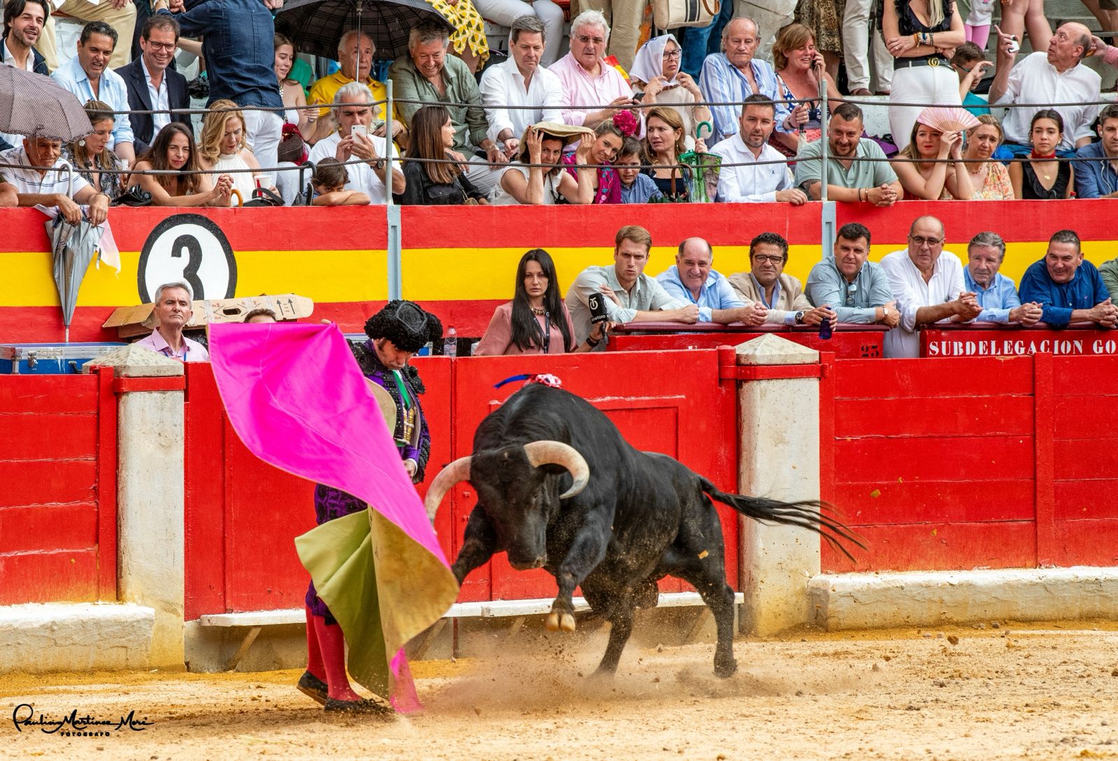 tarde-de-arte-y-valor-bajo-la-lluvia-morante-roca-rey-y-aguado-conquistan-granada