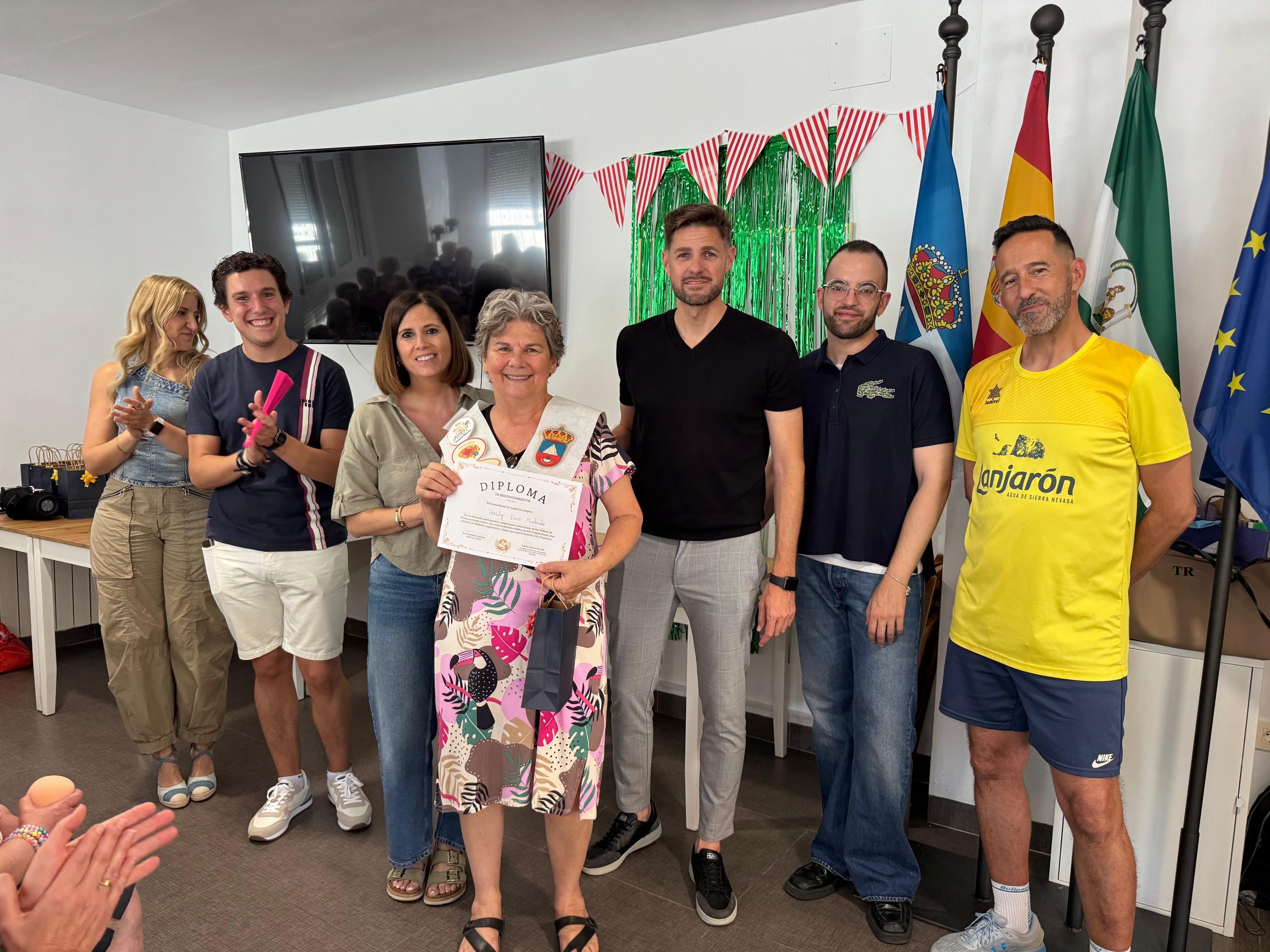 lanjaron-celebra-la-graduacion-de-casi-un-centenar-de-mayores-que-han-participado-en-el-cpa-en-el-curso-2024-2025