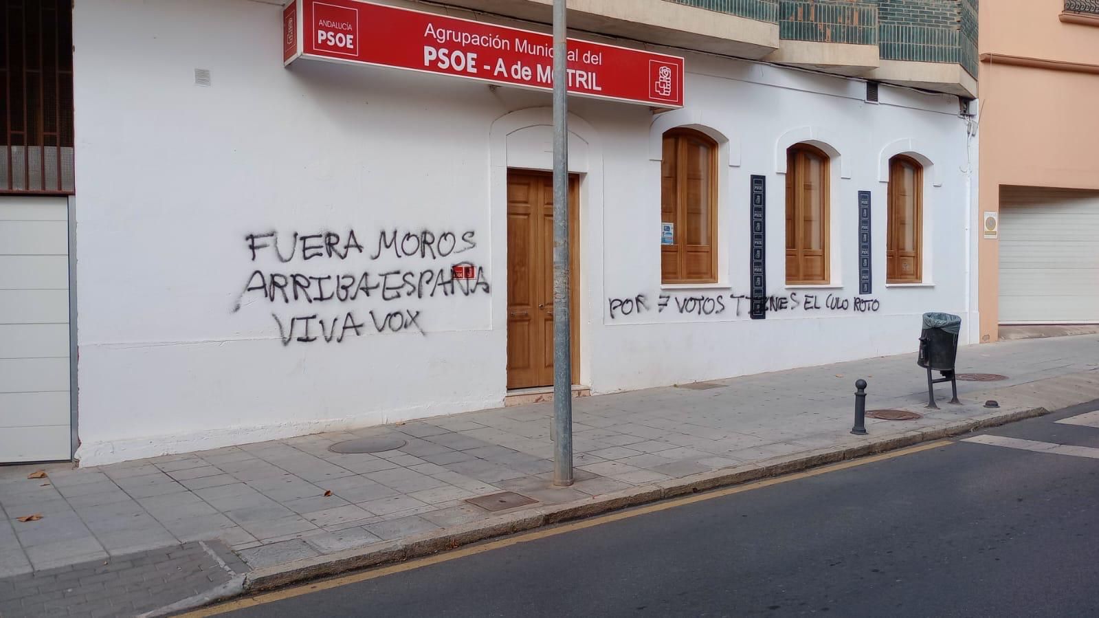 psoe-motril-condena-las-pintadas-de-odio-en-su-sede-y-las-realizadas-en-las-del-pp