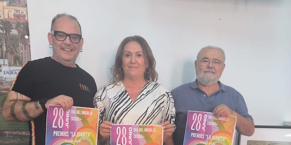 el-psoe-de-motril-entrega-el-dia-del-orgullo-el-ii-premio-la-juanita-al-escritor-artista-y-deportista-motrileno-jose-maria-rivera