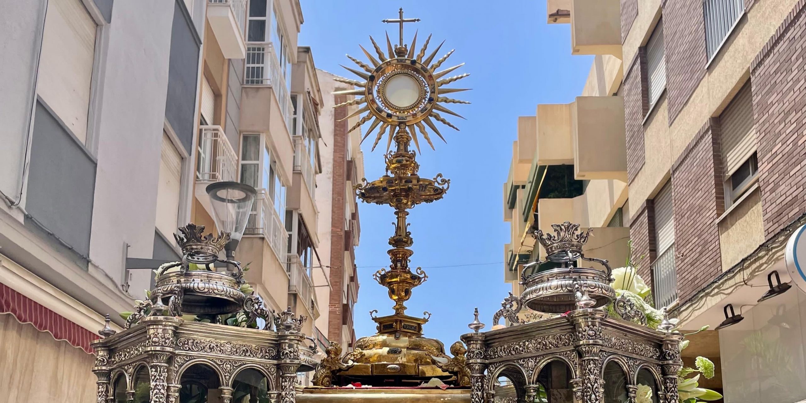 motril-celebra-con-esplendor-la-solemnidad-del-corpus-christi