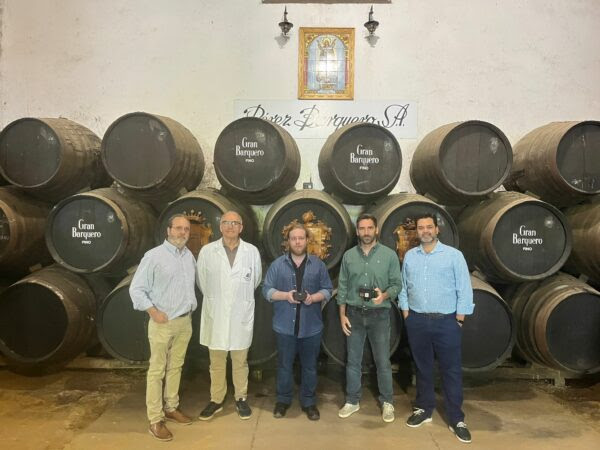 patentan-un-tapon-inteligente-para-controlar-el-velo-de-flor-en-la-crianza-del-vino-fino