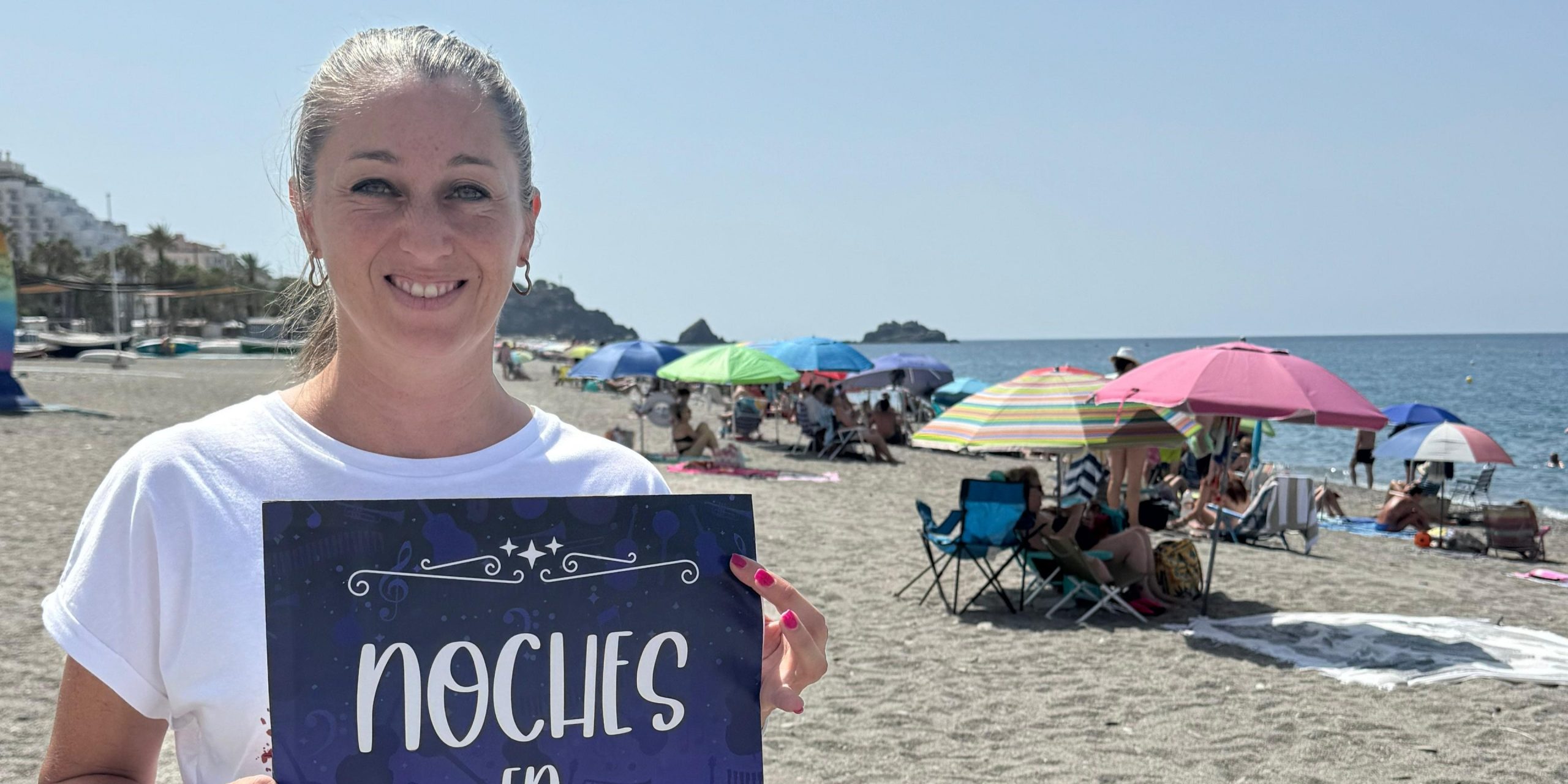 el-programa-noches-de-azul-llena-las-playas-de-almunecar-de-ritmo-y-cine