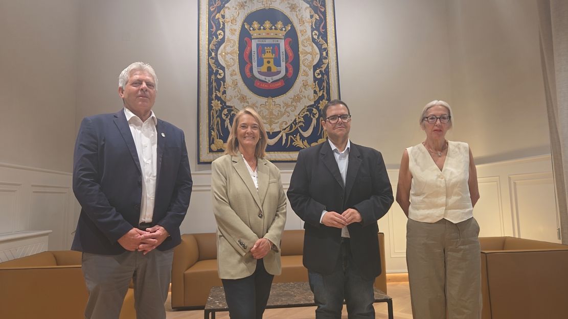 motril-moderniza-la-calle-puerta-granada-con-una-inversion-de-196-955-euros-para-renovar-redes-hidraulicas-y-pavimento-financiada-por-la-mancomunidad