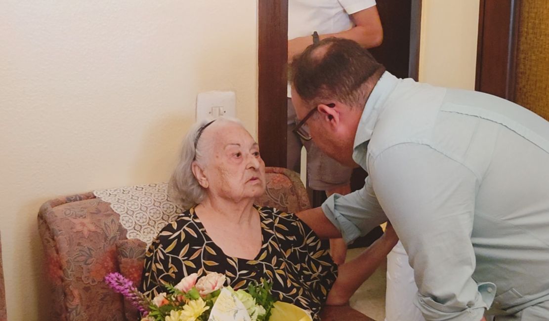 maria-martin-un-siglo-de-vida-y-coraje-de-huir-a-pie-en-la-guerra-civil-a-cumplir-100-anos-en-almunecar-rodeada-de-amor