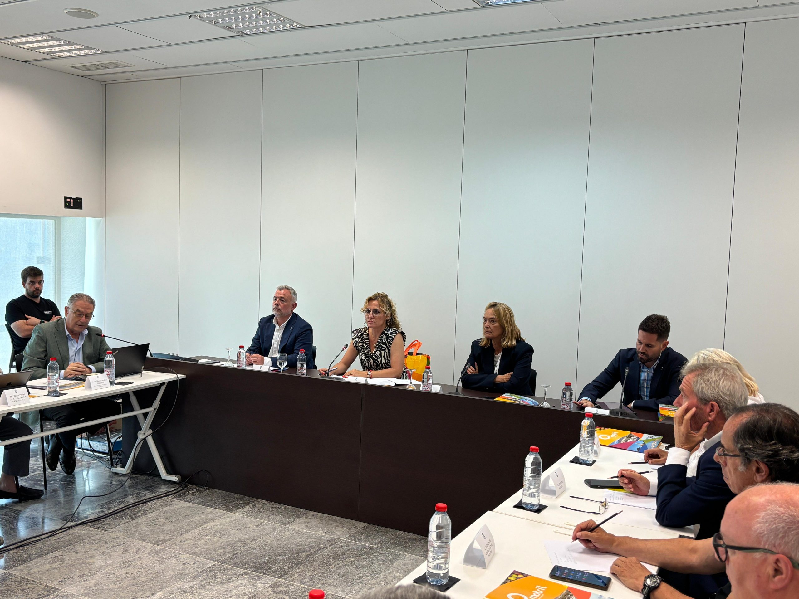la-diputacion-reune-en-motril-al-sector-turistico-para-reforzar-la-colaboracion-publico-privada-y-los-proyectos-estrategicos