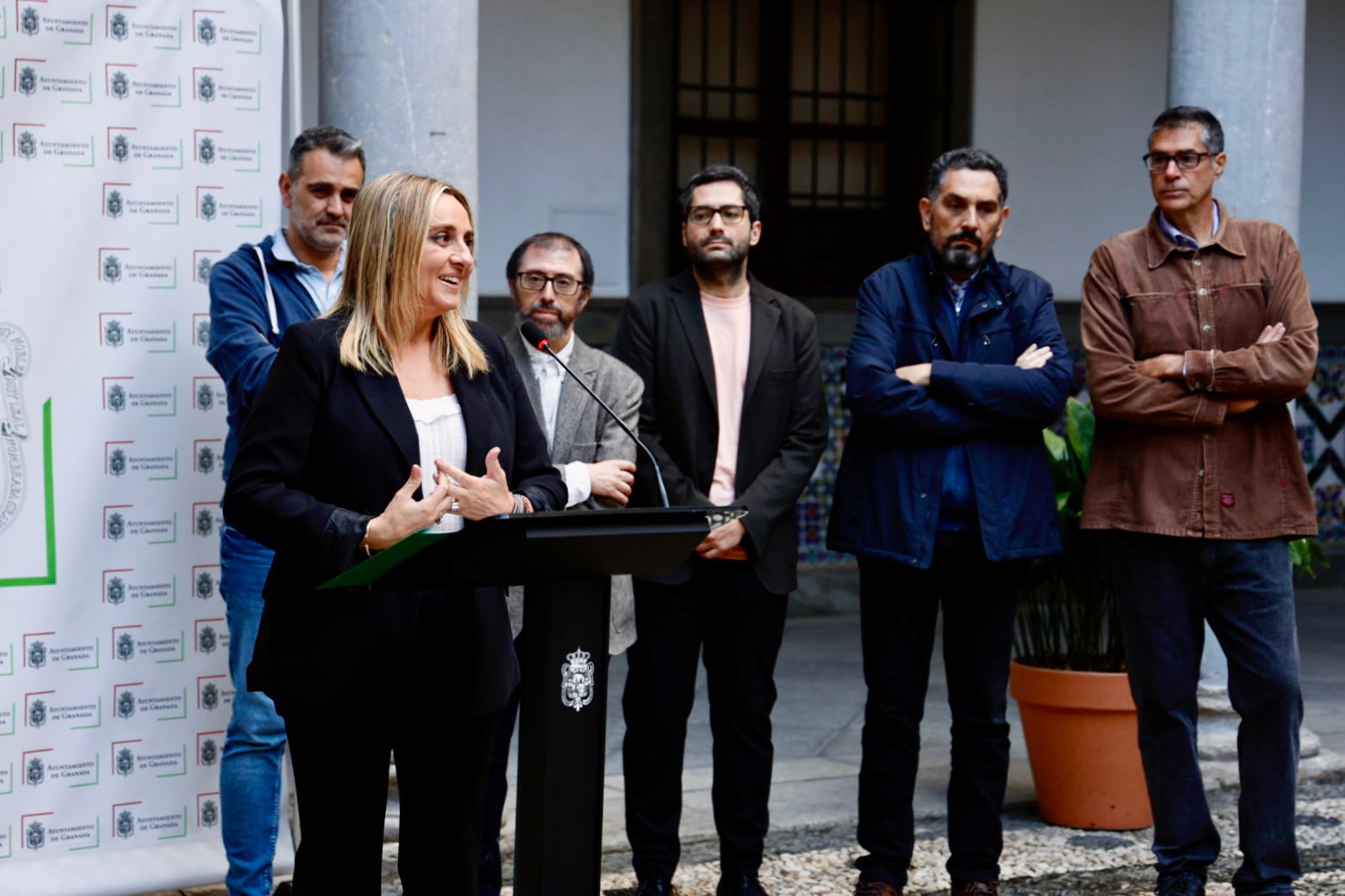 la-academia-de-cine-fundacion-fajalauza-los-italianos-deluna-hotels-y-el-granada-convention-bureau-galardonados-con-los-premios-prestigio-turistico-2025-del-ayuntamiento-de-granada