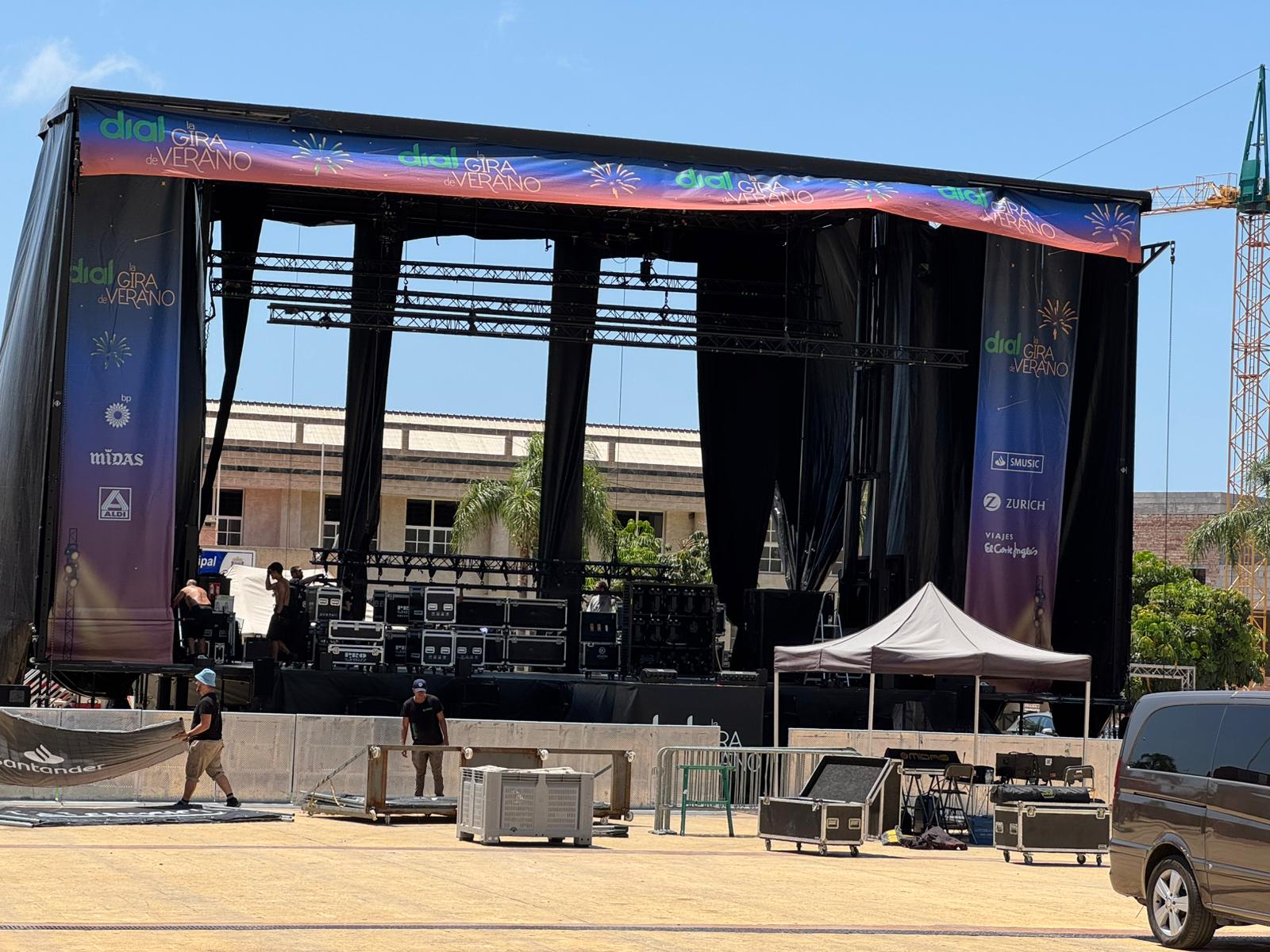 esta-tarde-en-motril-gran-concierto-de-la-gira-de-verano-de-cadena-dial-2025
