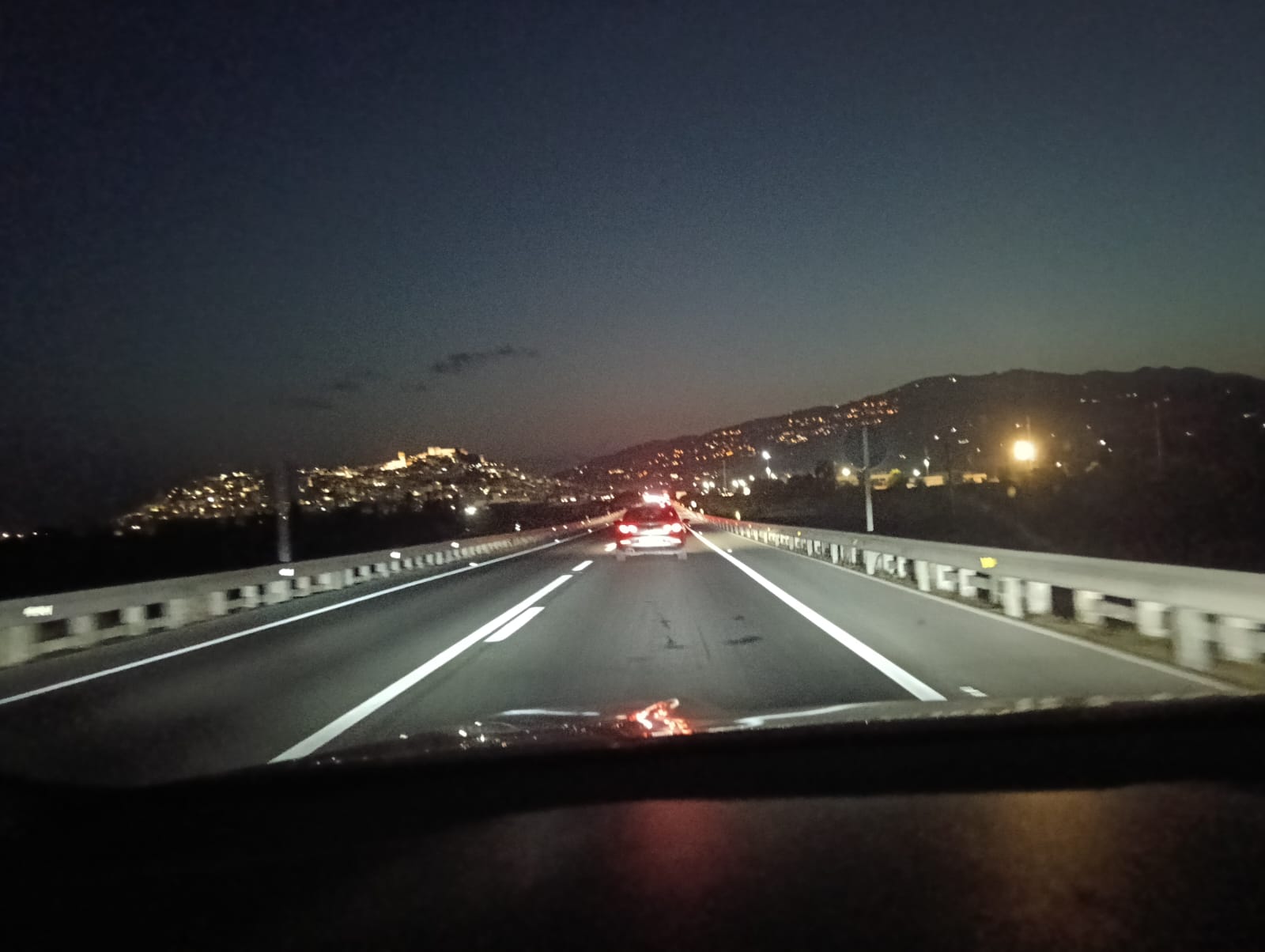al-menos-dos-heridos-en-un-accidente-entre-una-moto-y-un-coche-en-la-cn-340-a-la-altura-de-salobrena