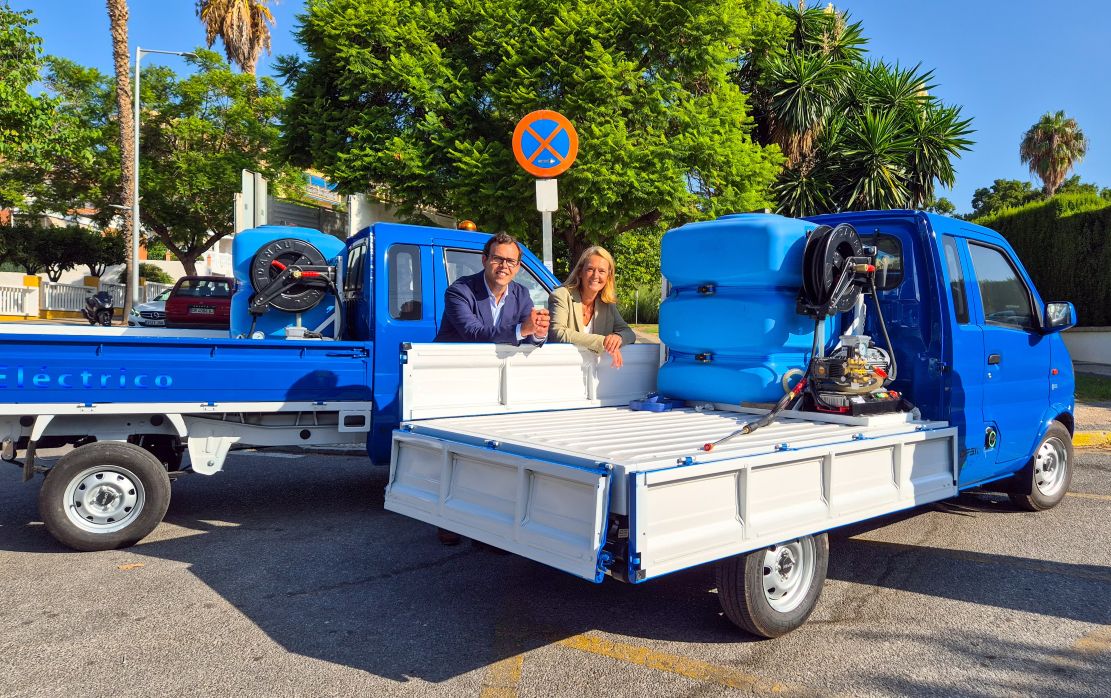 silencio-limpieza-y-sostenibilidad-motril-incorpora-aspiradoras-y-hidrolimpiadoras-electricas
