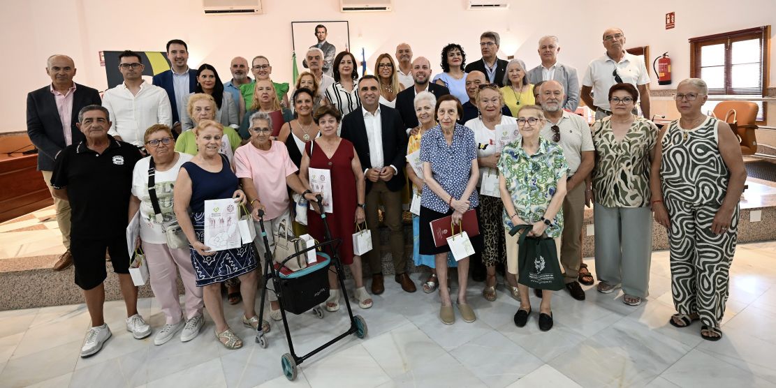 diputacion-entrega-24-pisos-rehabilitados-en-ogijares-para-alquiler-asequible-a-mayores-de-65-anos