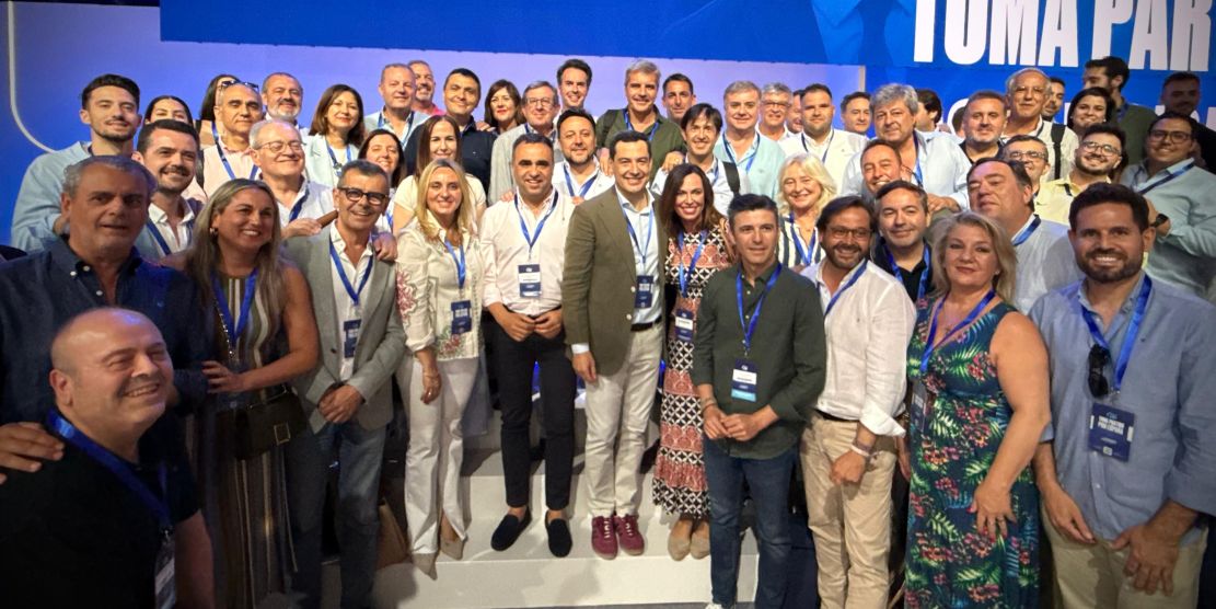 pp-jorge-saavedra-el-presidente-provincial-las-alcaldesas-de-motril-y-granada-los-diputados-y-senadores-granadinos-miembros-de-la-ejecutiva-nacional