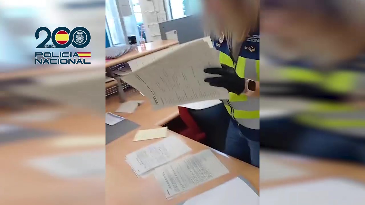 la-policia-alerta-de-nuevas-estafas-como-el-falso-gestor-la-licencia-urgente-y-la-voz-clonada-tras-un-timo-telefonico-de-470-euros-a-una-empleada