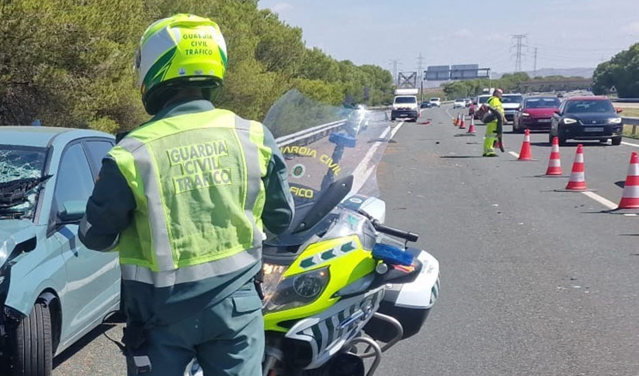 almunecar-mueren-un-hombre-de-48-anos-y-una-mujer-de-46-en-un-choque-frontal-de-moto-y-coche-en-la-n-340