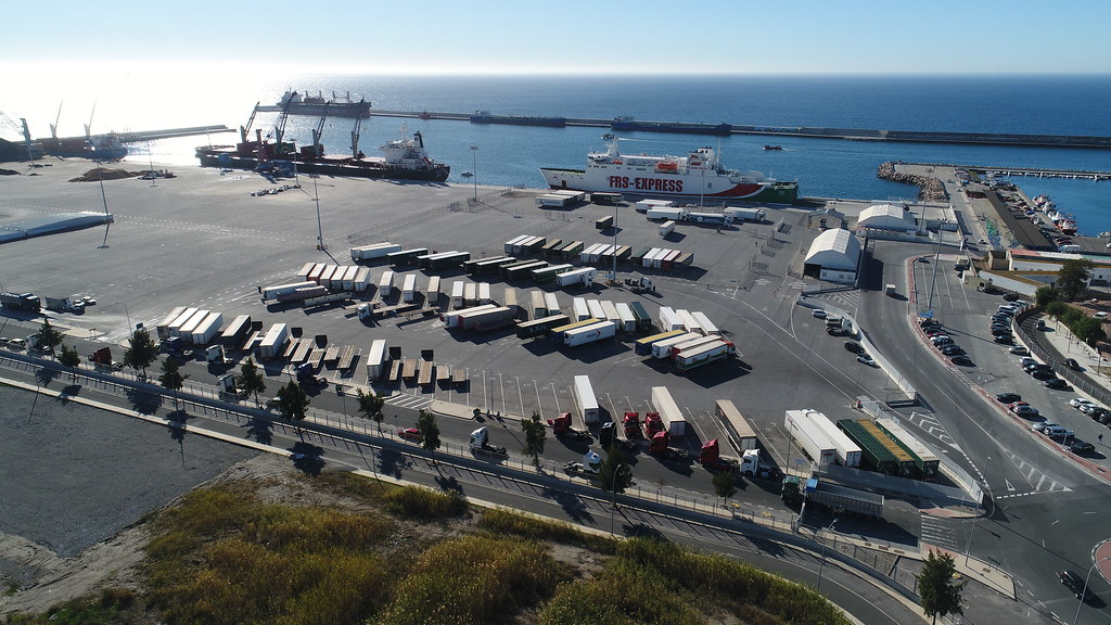 motril-refuerza-su-frontera-maritima-dos-nuevas-incorporaciones-impulsan-el-control-fitosanitario-en-un-puerto-que-ya-mueve-15-millones-de-toneladas-y-crece-un-7-en-2025