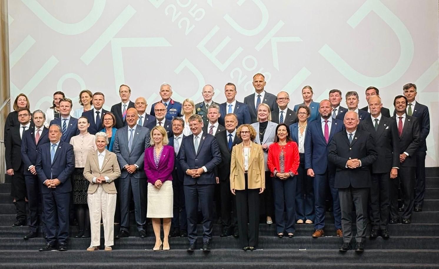 la-ue-reafirma-su-apoyo-firme-a-ucrania-en-la-reunion-de-ministros-de-defensa