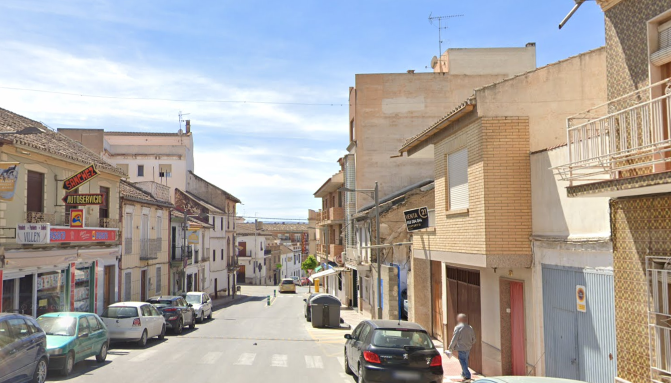 la-guardia-civil-investiga-si-una-cadena-de-incendios-en-pinos-puente-esta-vinculada-al-reciente-asesinato-de-un-joven