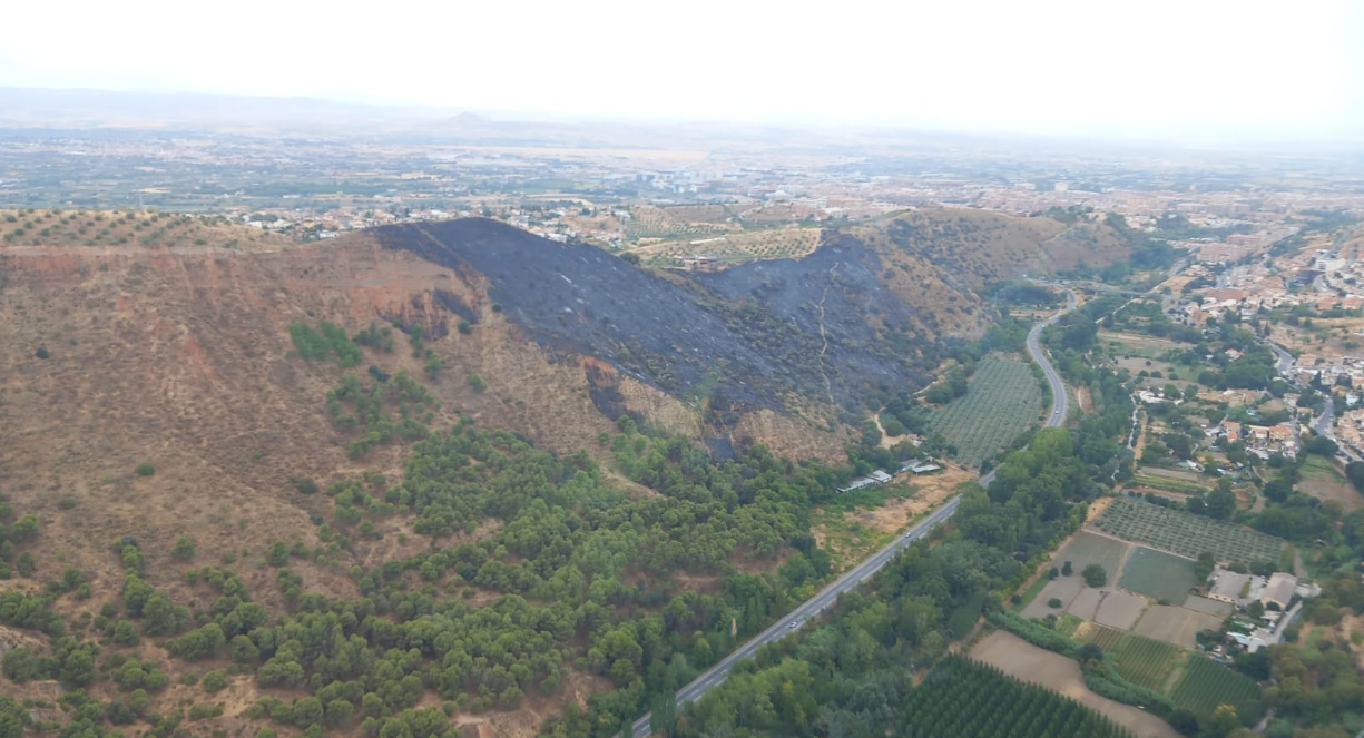 un-nuevo-incendio-en-alhama-de-granada-obliga-a-desplegar-un-gran-operativo-de-emergencia