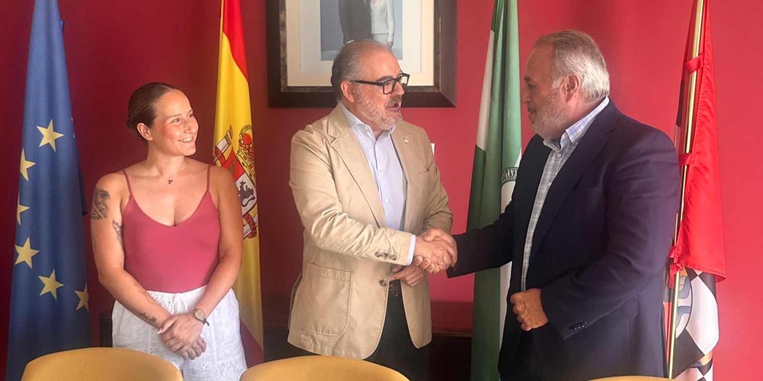 la-junta-y-el-ayuntamiento-de-polopos-la-mamola-destinan-128-000-euros-del-pfea-a-mejoras-municipales-que-generan-mas-de-200-empleos