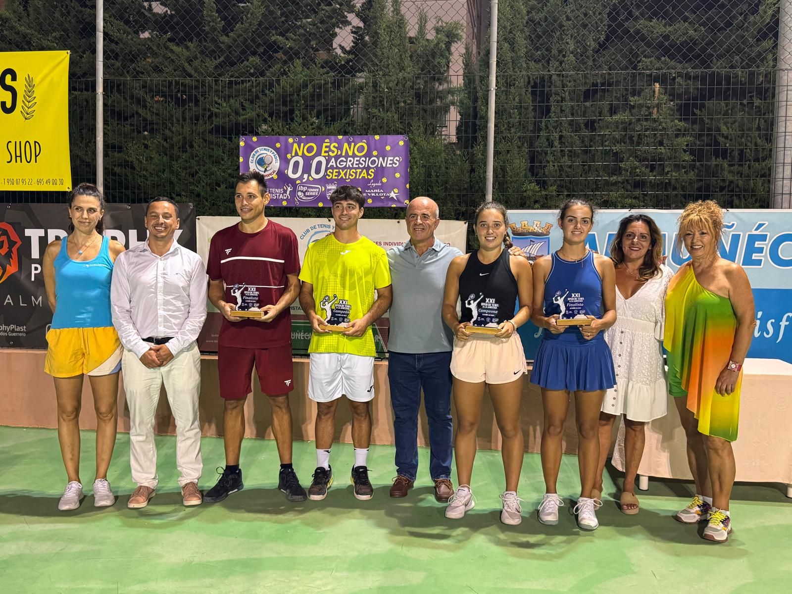alberto-garcia-y-candela-aparisi-se-imponen-en-las-finales-de-tenis-del-open-de-la-amistad-xvi-memorial-diego-fernandez-de-almunecar