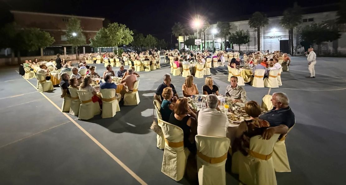 fuente-vaqueros-rinde-homenaje-a-sus-mayores-en-su-tradicional-cena-anual-y-elige-a-su-miss-segunda-juventud