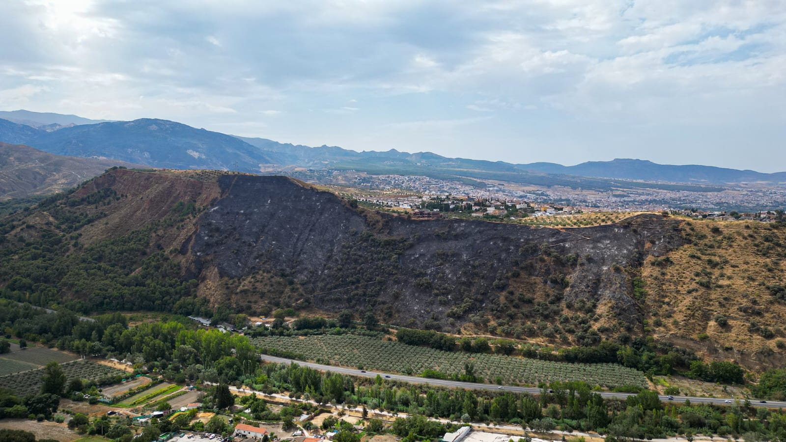 sospechan-intencionalidad-en-el-incendio-de-la-fuente-de-la-bicha-piden-evitar-la-zona-y-colaborar-con-informacion