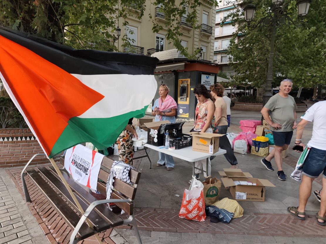 granada-se-vuelca-en-la-recogida-de-medicamentos-para-la-flotilla-sumud-que-zarpara-hacia-gaza-desde-barcelona-el-31-de-agosto