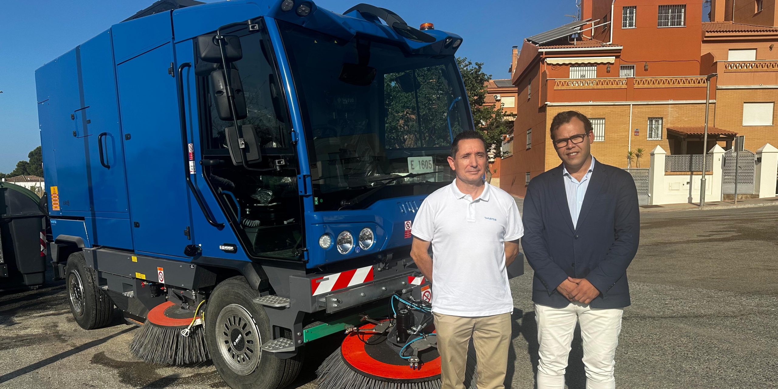 motril-refuerza-su-limpieza-urbana-con-una-nueva-barredora-de-ultima-generacion