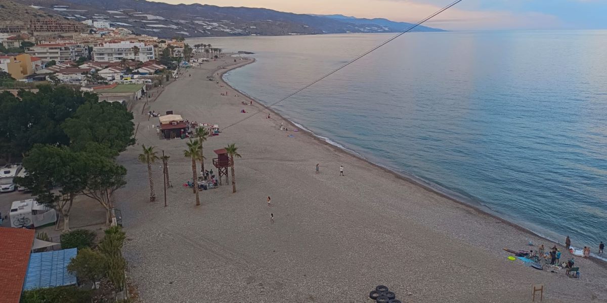 mujer-fallece-ahogada-en-la-playa-del-sotillo-tras-ser-rescatada-con-ayuda-de-una-tabla-de-paddle-surf