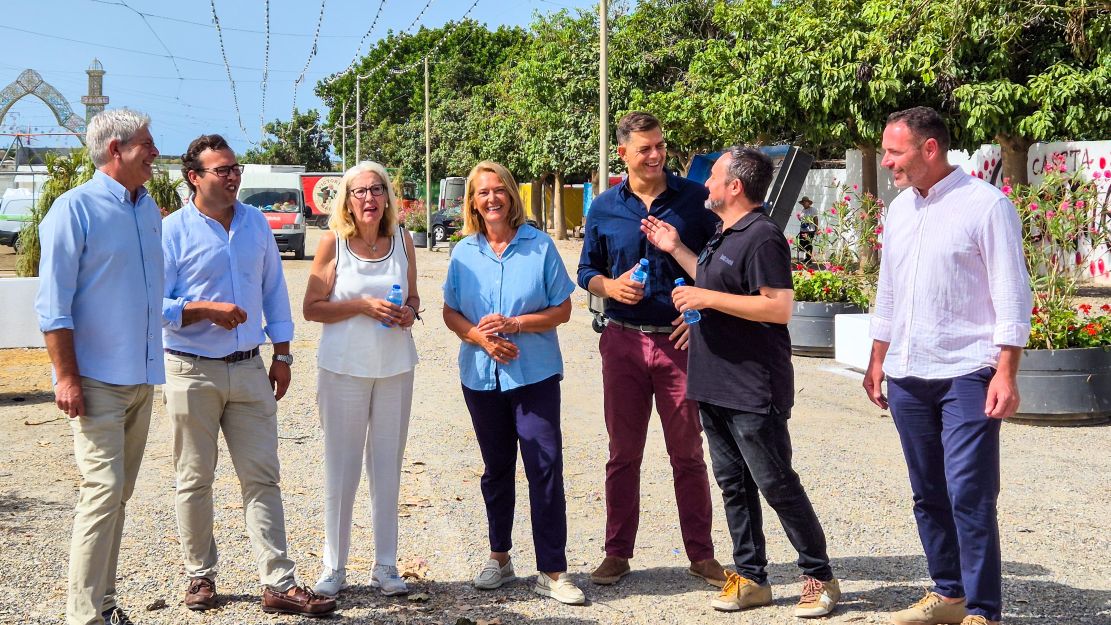 el-recinto-ferial-de-motril-se-renueva-para-las-fiestas-patronales-13-casetas-privadas-ocupadas-3-200-plazas-de-aparcamiento-y-mas-de-1-200-metros-de-guirnaldas