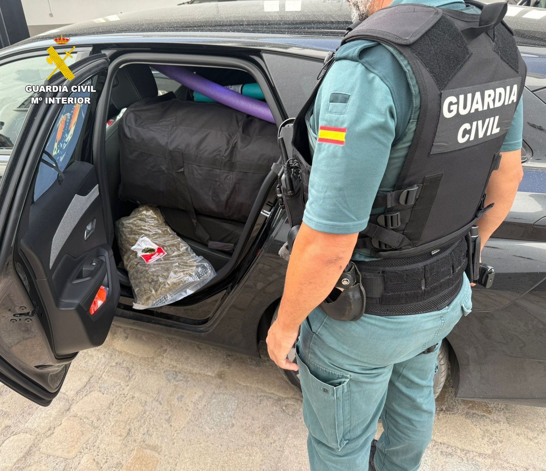 la-guardia-civil-se-incauta-de-90-kilos-de-marihuana-que-un-conductor-transportaba-en-su-vehiculo