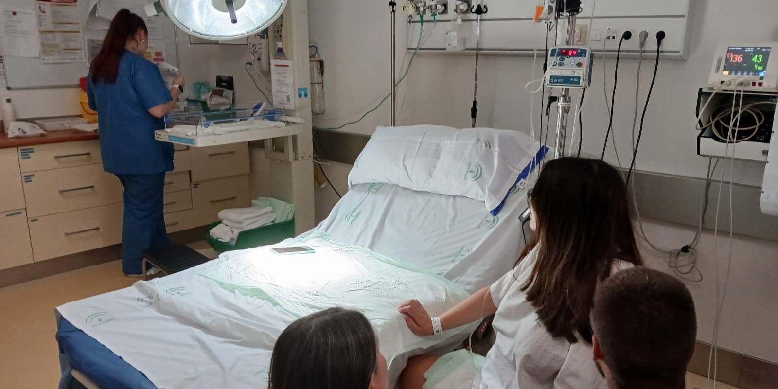 el-hospital-de-motril-moderniza-sus-salas-de-paritorio-con-nuevo-mobiliario-y-mejoras-para-un-parto-mas-seguro-y-humanizado