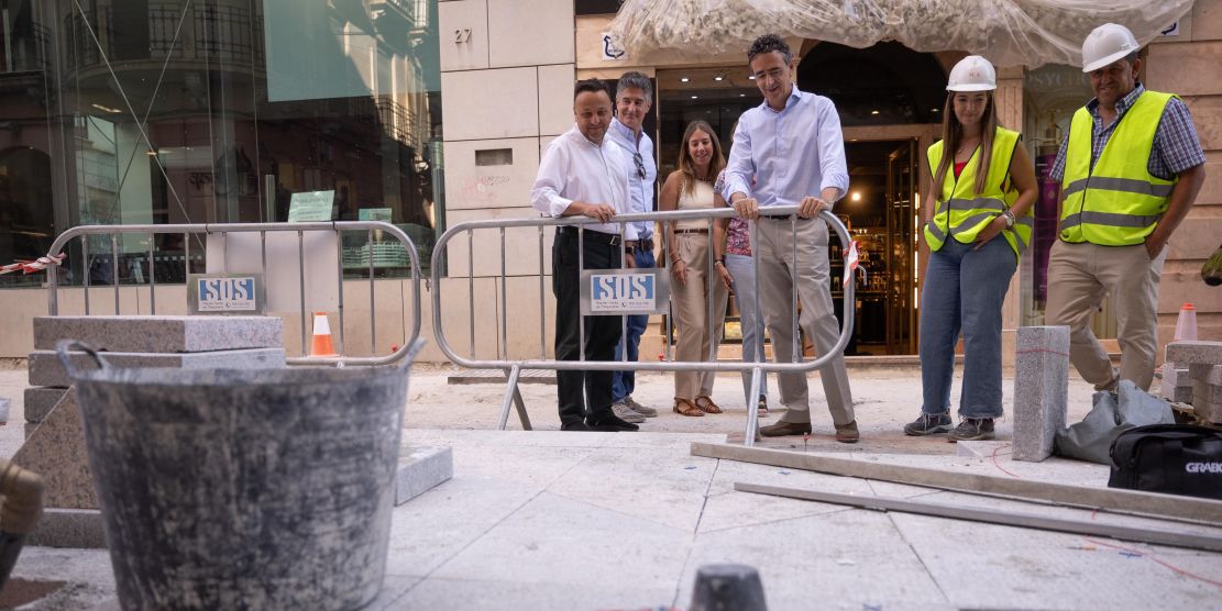 granada-invierte-25-millones-en-la-remodelacion-de-san-anton-mas-de-25-000-baldosas-de-granito-cubriran-4-100-m%c2%b2-en-una-via-peatonal-y-sostenible