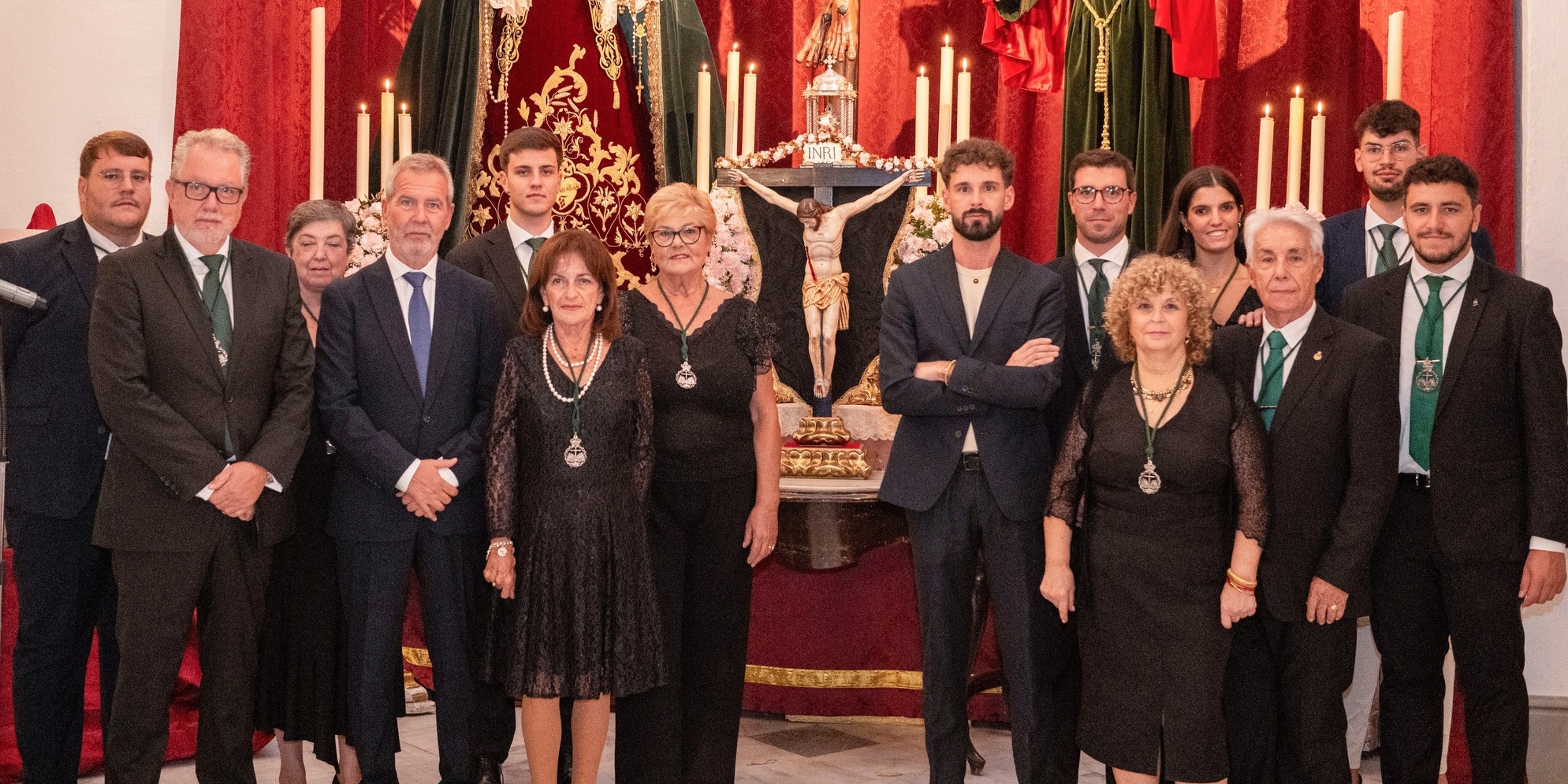 la-hermandad-de-la-vera-cruz-nombra-hermano-honorario-a-la-autoridad-portuaria-de-motril-durante-la-funcion-solemne-de-la-exaltacion-de-la-santa-cruz