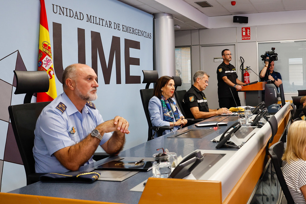 la-ministra-de-defensa-ha-recibido-un-informe-actualizado-sobre-el-balance-de-la-campana-de-lucha-contra-los-incendios-de-este-verano