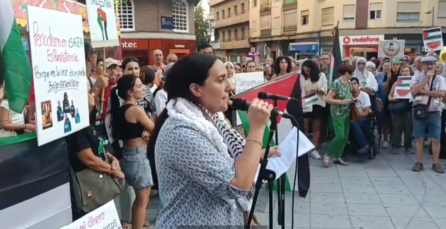 concentracion-en-motril-denuncia-la-ofensiva-israeli-en-gaza-paremos-el-genocidio-en-gaza