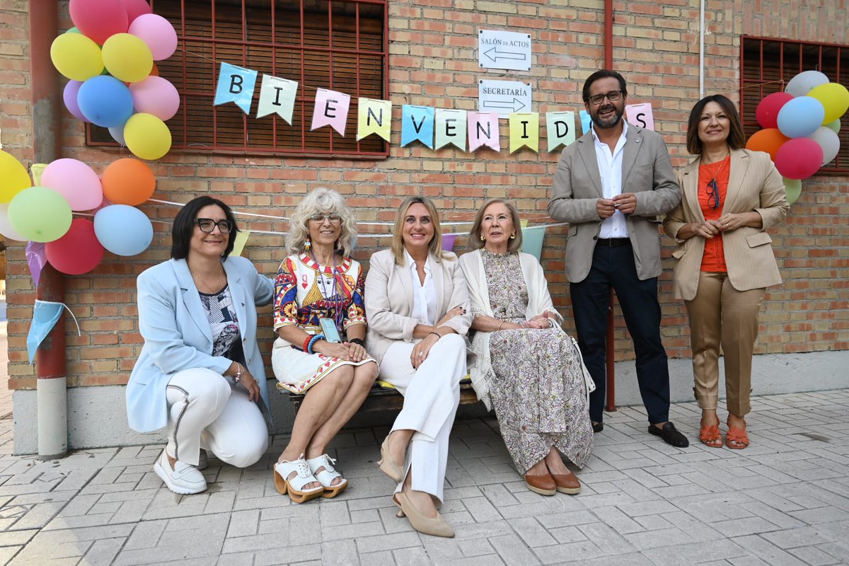 mas-de-77-300-escolares-granadinos-de-infantil-primaria-y-educacion-especial-comienzan-el-curso-con-mas-profesores-y-ayudas-a-las-familias