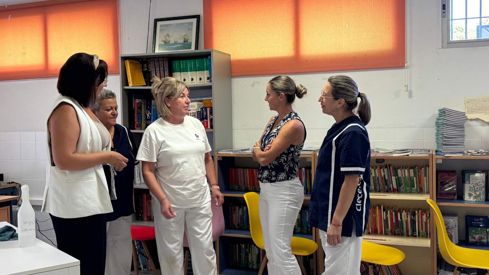 el-ayuntamiento-de-almunecar-lleva-a-cabo-un-plan-de-choque-de-limpieza-en-los-centros-escolares-previo-al-inicio-del-curso