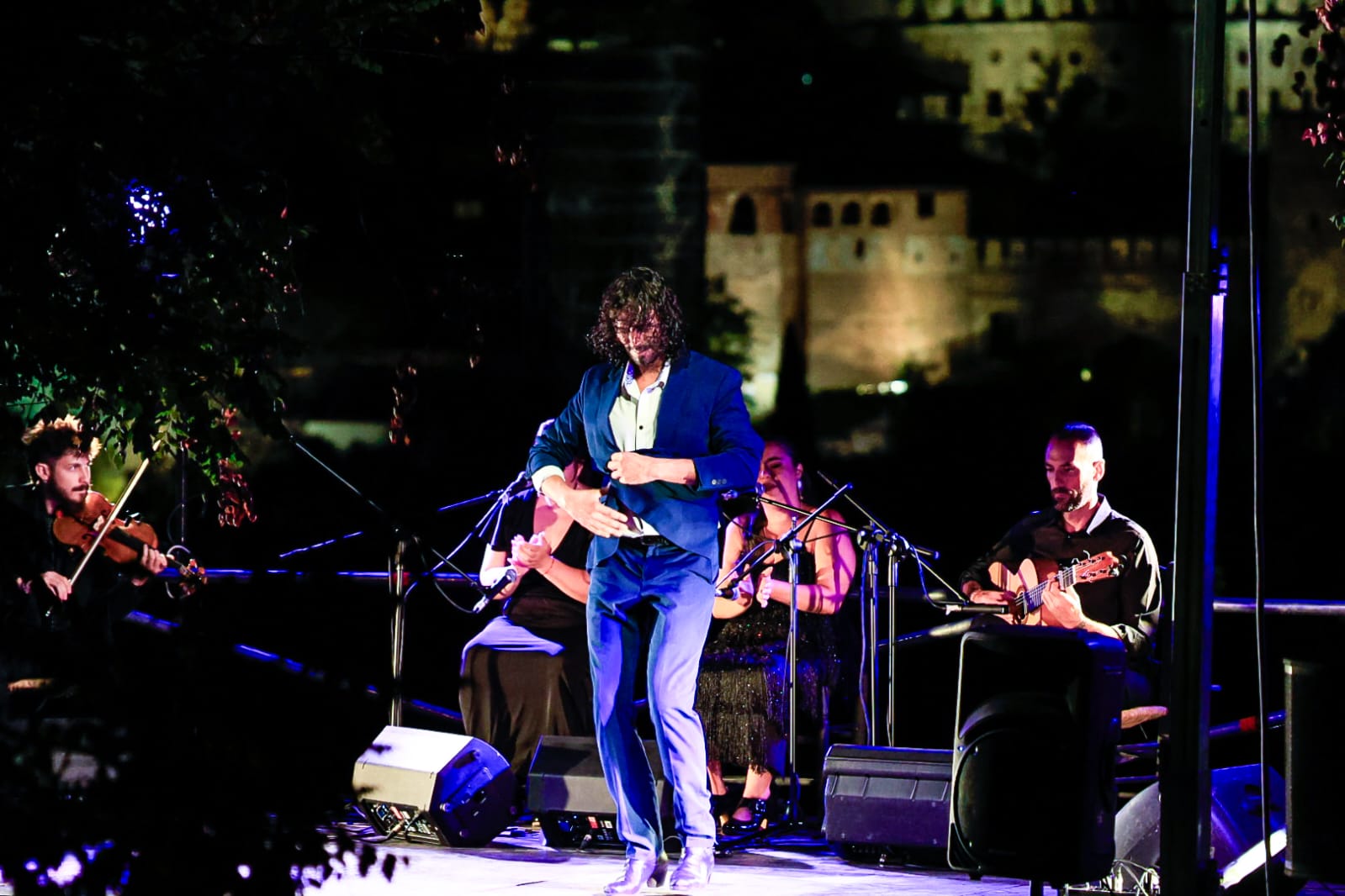 un-maraton-flamenco-en-el-albaicin-la-bienal-convierte-callejuelas-y-miradores-en-escenario