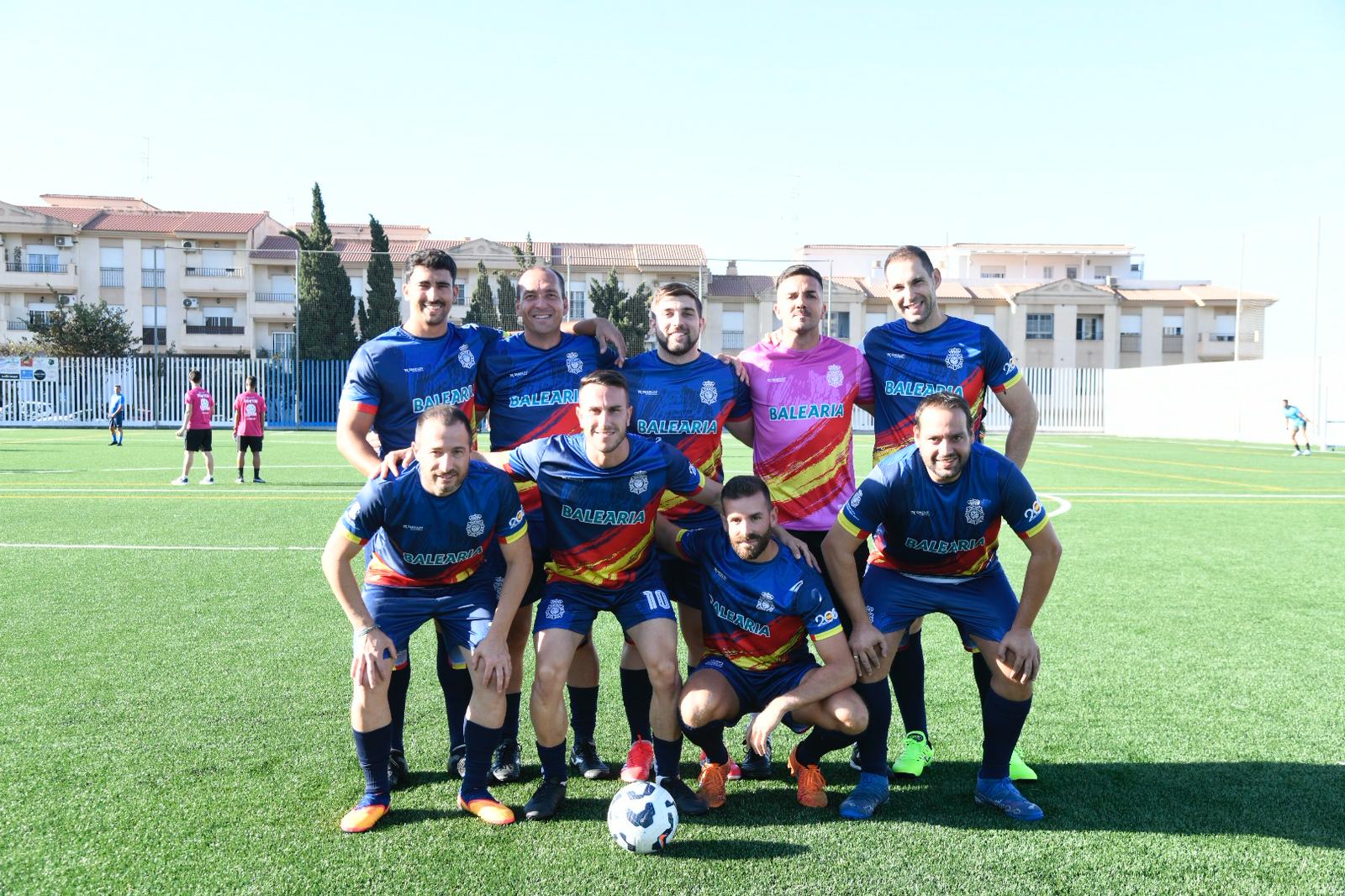 motril-la-policia-nacional-se-corona-en-el-campeonato-de-futbol-7-del-arcangel-san-miguel