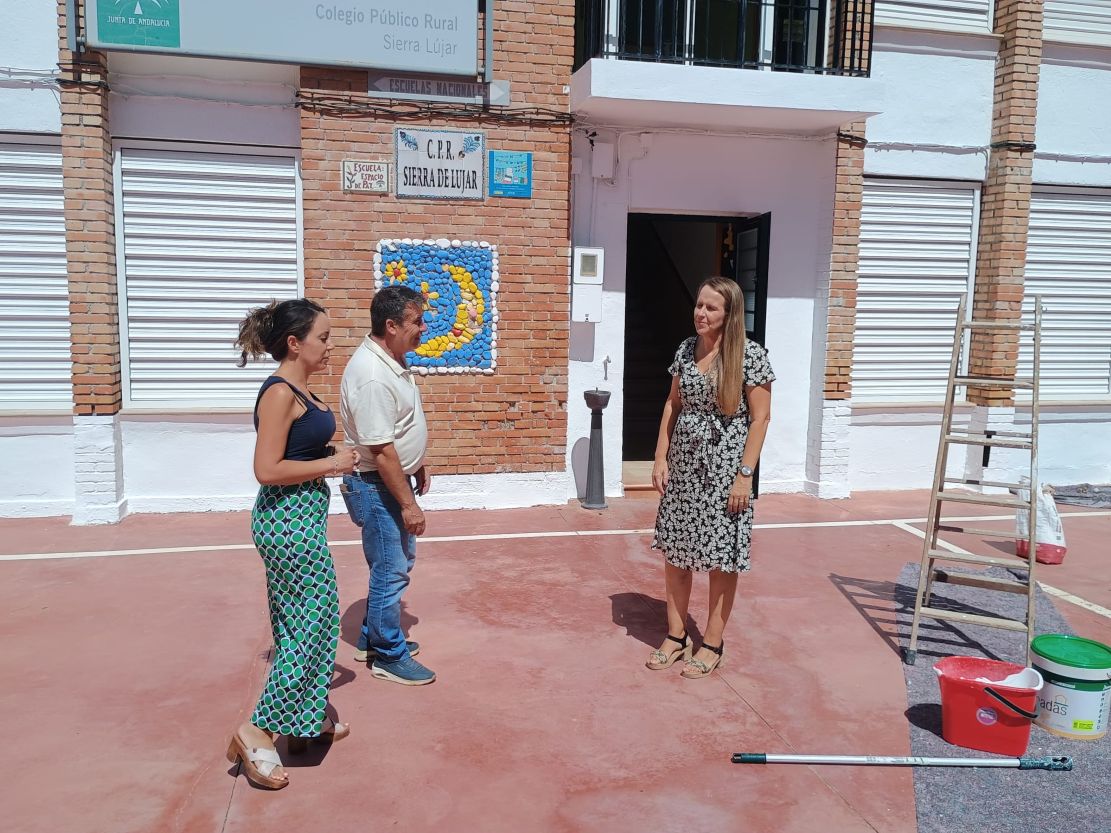 chatgpt-plus-gualchos-castell-de-ferro-invierte-22-000-euros-en-la-mejora-de-sus-colegios-antes-del-inicio-del-curso-escolar