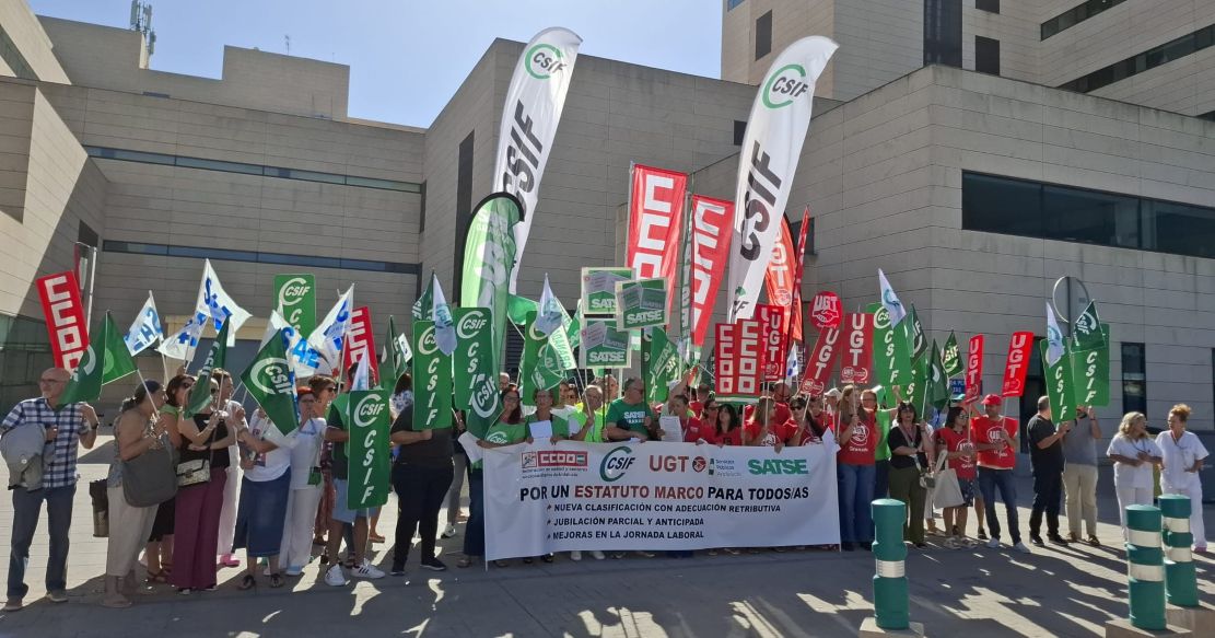 miles-de-sanitarios-se-movilizan-por-un-estatuto-marco-y-anuncian-manifestacion-el-1-de-octubre-frente-al-ministerio-de-sanidad-en-madrid