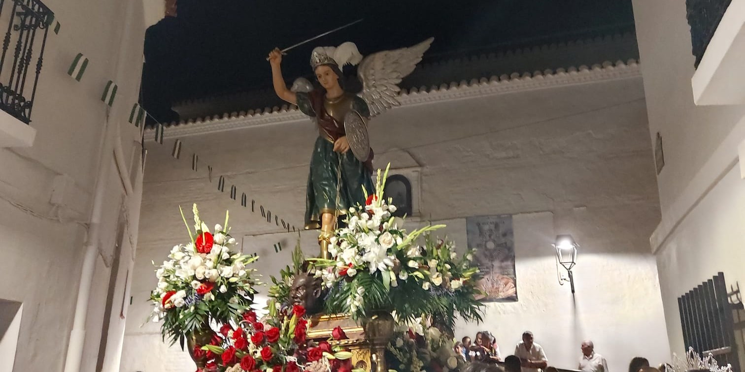 gualchos-vive-sus-fiestas-de-san-miguel-2025-con-musica-deporte-disfraces-y-un-espectacular-cierre-con-fuegos-artificiales