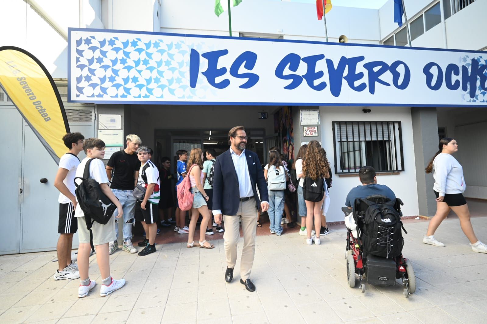 granada-inicia-el-curso-con-106-500-estudiantes-131-profesores-extra-y-840-alumnos-menos-en-eso-y-bachillerato