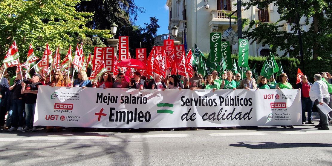 ugt-ccoo-y-csif-se-movilizan-en-granada-y-advierten-al-ministro-oscar-lopez-si-no-hay-negociacion-inmediata-sobre-salarios-empleo-y-servicios-publicos-habra-huelga-general