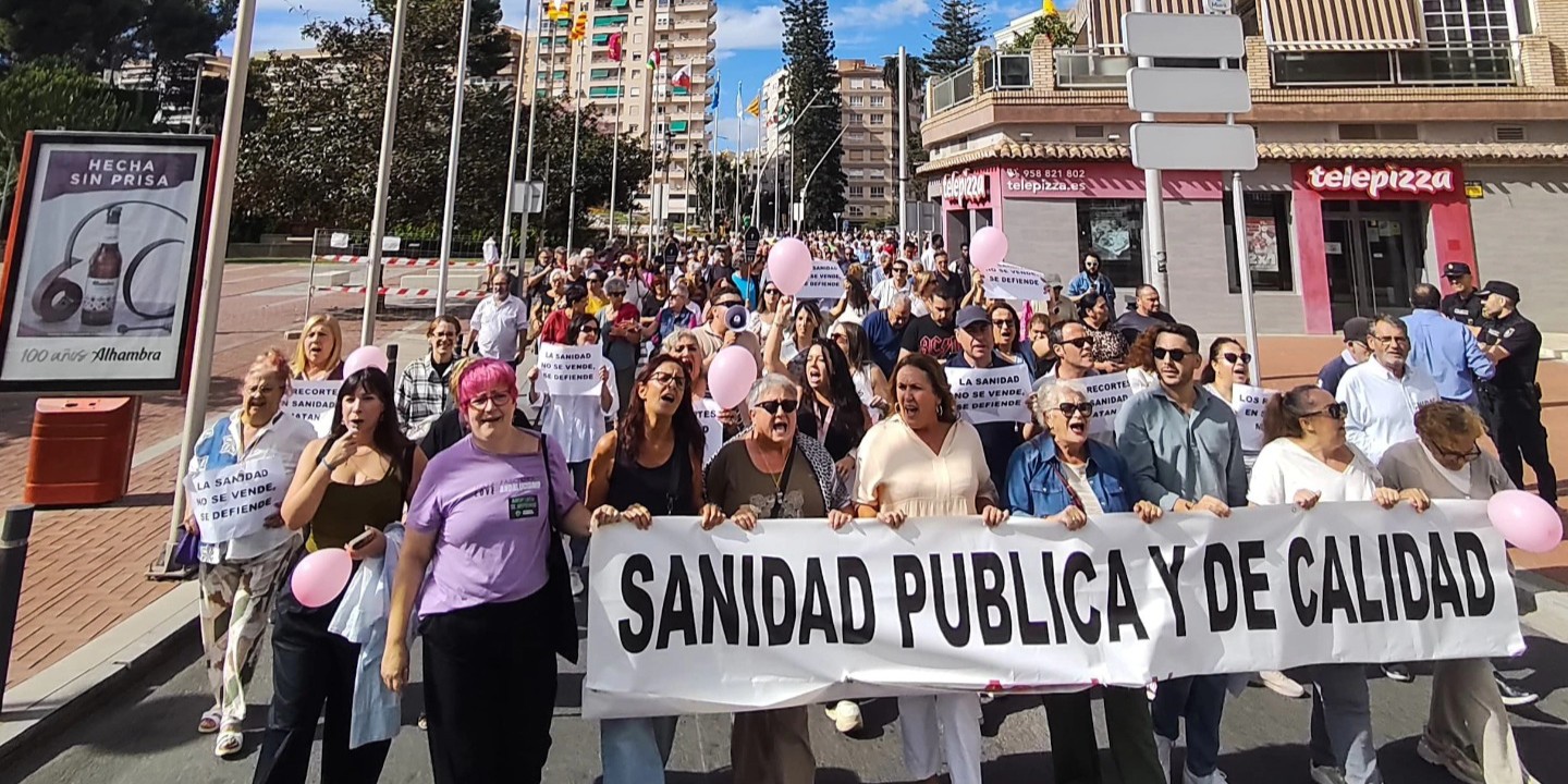 unas-700-personas-se-manifiestan-en-motril-por-una-sanidad-publica-y-de-calidad