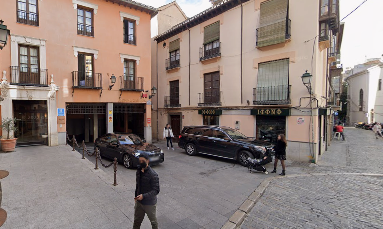 cinco-personas-hospitalizadas-por-humo-en-un-incendio-en-un-restaurante-de-granada