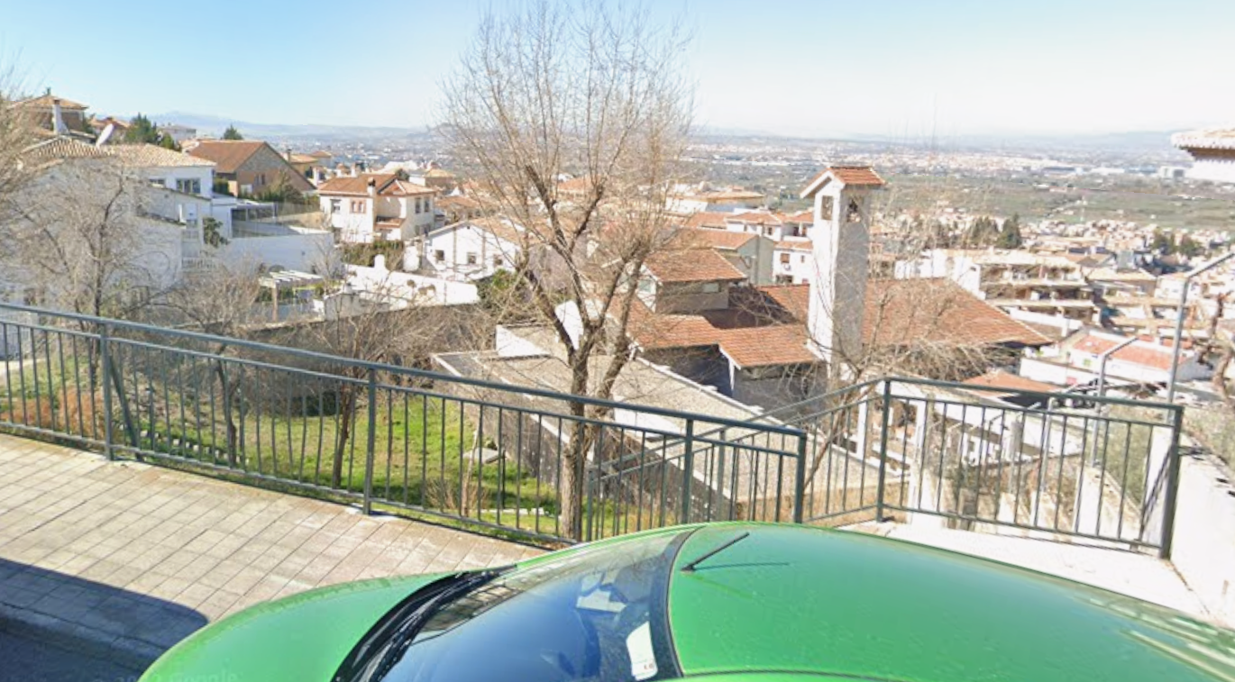 veinte-viviendas-desalojadas-en-monachil-por-un-incendio-en-una-cochera-comunitaria